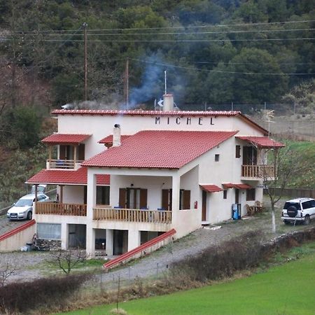 Michel Studios Калаврита Экстерьер фото