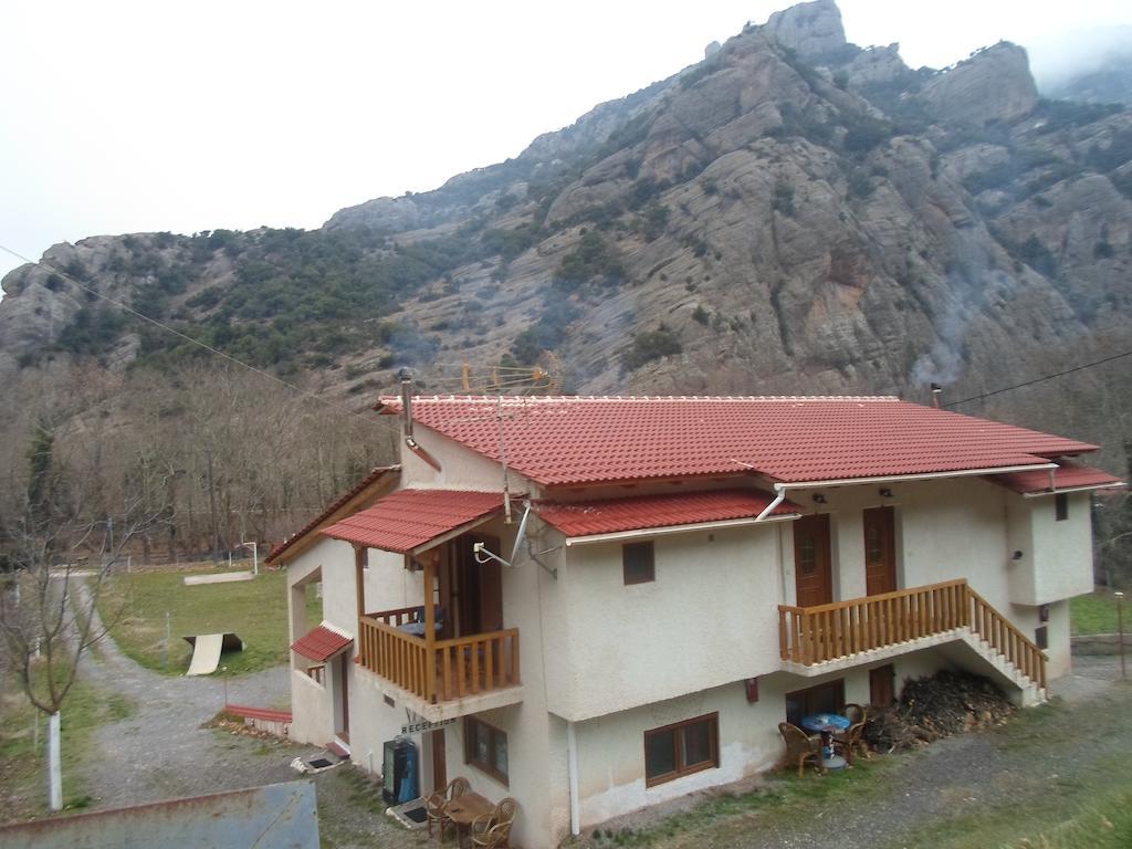 Michel Studios Калаврита Экстерьер фото