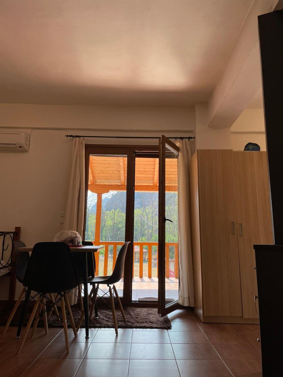 Michel Studios Калаврита Экстерьер фото